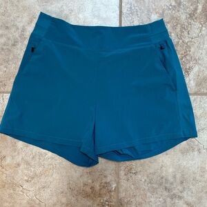 Athleta short